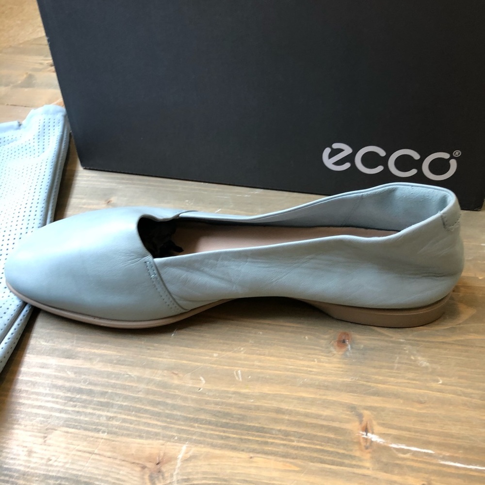 Leather Flats “Enchant” in Arona Blue